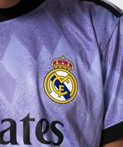 Begroting 💯 Real Madrid CF Real Madrid Uit Tenue 22/23 - Real Madrid Tenue - Voetbaltenue Kinderen - Maat 152 💯 -Nijdam Shop 550x550 398