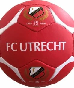 Top 10 🌟 FC UTRECHT VOETBAL - Jubileum Voetbal - 50 Jaar - Rood - OPGEPOMPT 🔔