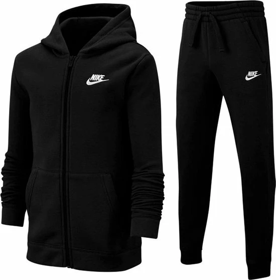 Promo 🔔 Nike Sportswear Core Jongens Trainingspak - Maat 134 🌟 3 Promo 🔔 Nike Sportswear Core Jongens Trainingspak - Maat 134 🌟