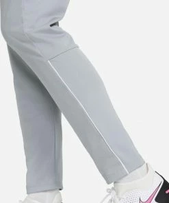 Beste deal ???? Nike Nike Dri-FIT Academy 21 Trainingspak - Maat L - Vrouwen - Lichtgrijs - Wit ???? -Nijdam Shop 550x656 1