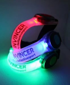 Beste Pirce 🔔 InVincer® - Hardloop Verlichting - Hardloop Lampje Rood Incl Batterijen - LED Glow Armband Verlichting - Running Light - Safety Sport Armband - Lampje Hardlopen - Reflecterende Armband - Water Resistant - Kleur: Fel Rood 🎁 -Nijdam Shop 550x732 22
